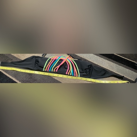 Wet Seal Black Bandeau with colourful lines - Picture 5 of 5